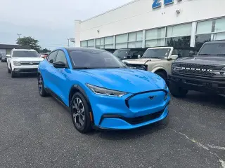 Ford Mustang Mach-E 2023 AWD Premium 4dr SUV