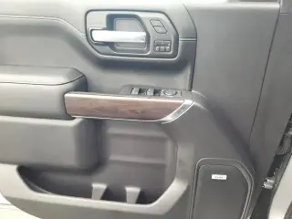 GMC Sierra 1500 2020 4x4 SLT 4p. Cabina de Tripulación 5.8 ft. SB