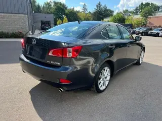 Lexus IS 250 2011 AWD 4dr Sedán