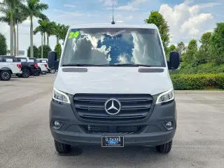 Mercedes-Benz Sprinter 2024 3500XD 3dr 144 in. WB Furgón de Carga