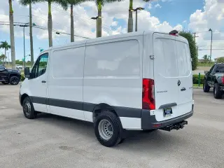 Mercedes-Benz Sprinter 2024 3500XD 3dr 144 in. WB Furgón de Carga