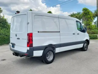 Mercedes-Benz Sprinter 2024 3500XD 3dr 144 in. WB Furgón de Carga