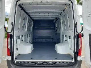 Mercedes-Benz Sprinter 2024 3500XD 3dr 144 in. WB Furgón de Carga