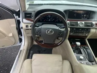 Lexus LS 460 2016 Tracción Total 4p Sedán