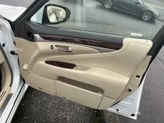 Lexus LS 460 2016 Tracción Total 4p Sedán