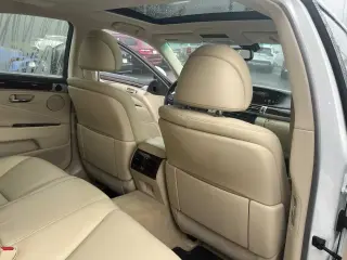 Lexus LS 460 2016 Tracción Total 4p Sedán