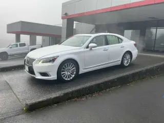 Lexus LS 460 2016 Tracción Total 4p Sedán