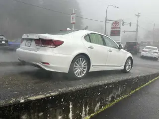 Lexus LS 460 2016 Tracción Total 4p Sedán