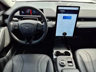 Ford Mustang Mach-E 2023 Premium 4p SUV