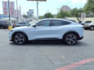 Ford Mustang Mach-E 2023 Premium 4p SUV