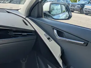 Kia Niro 2024 EX Touring 4p Crossover
