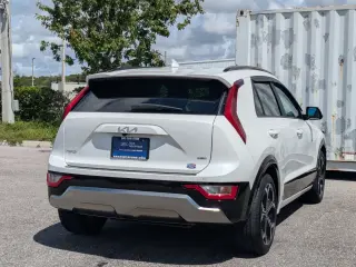 Kia Niro 2024 EX Touring 4p Crossover