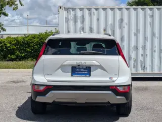 Kia Niro 2024 EX Touring 4p Crossover