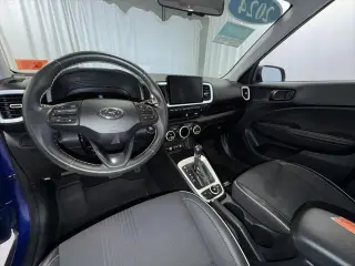 Hyundai VENUE 2024 Limited 4p Crossover
