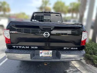 Nissan Titan XD 2018 4x4 S 4dr Crew Cab