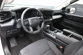 Toyota Tundra 2024 4x4 SR 4p CrewMax Cab Pickup SB