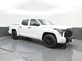 Toyota Tundra 2024 4x4 SR 4p CrewMax Cab Pickup SB