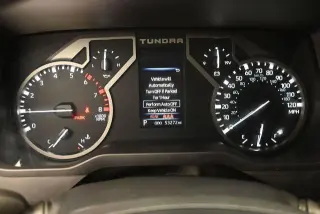 Toyota Tundra 2024 4x4 SR 4p CrewMax Cab Pickup SB