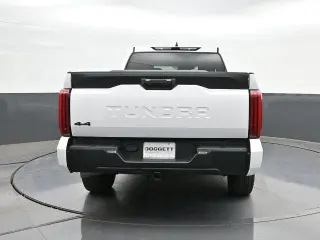 Toyota Tundra 2024 4x4 SR 4p CrewMax Cab Pickup SB