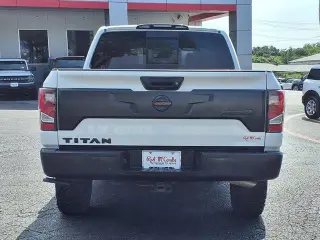 Nissan Titan 2021 4x4 SV 4dr Crew Cab 5.6 ft. SB