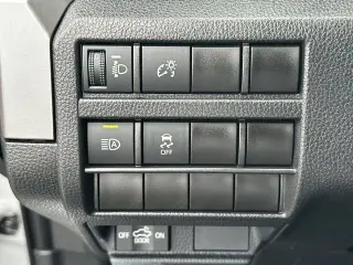 Toyota Tacoma 2024 4x2 SR5 5 plazas Doble Cabina 1,5 m SB