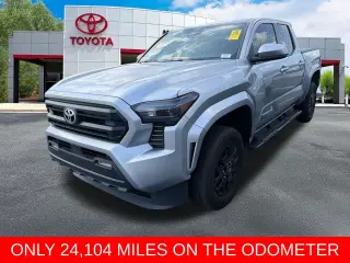 Toyota Tacoma 2024 4x2 SR5 5 plazas Doble Cabina 1,5 m SB