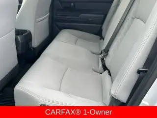 Toyota Tacoma 2024 4x2 SR5 5 plazas Doble Cabina 1,5 m SB