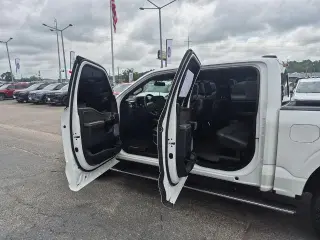 Ford F-150 2022 4x4 XL 4dr SuperCrew 5.5 ft. SB