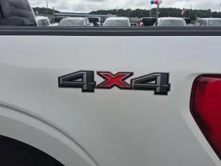 Ford F-150 2022 4x4 XL 4dr SuperCrew 5.5 ft. SB