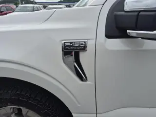 Ford F-150 2022 4x4 XL 4dr SuperCrew 5.5 ft. SB