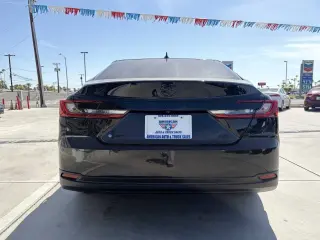 Toyota Camry 2025