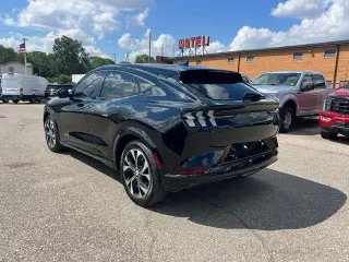 Ford Mustang Mach-E 2023 AWD Premium 4dr SUV