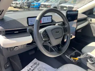 Ford Mustang Mach-E 2023 AWD Premium 4dr SUV