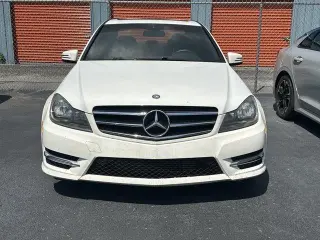 Mercedes-Benz Clase C 2014 C 250 Luxury Sedán de 4 puertas