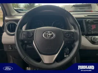 Toyota RAV4 2017 AWD XLE 4p SUV