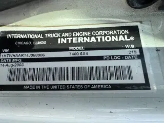 2004 International WorkStar 7400