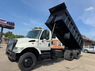 2004 International WorkStar 7400