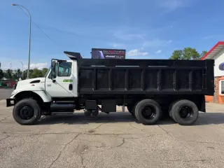 2004 International WorkStar 7400