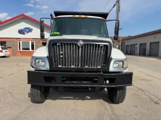2004 International WorkStar 7400