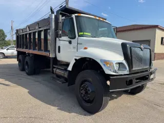 2004 International WorkStar 7400