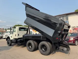 2004 International WorkStar 7400