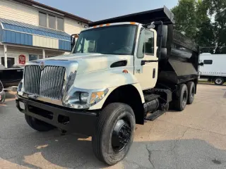 2004 International WorkStar 7400