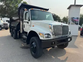 2004 International WorkStar 7400