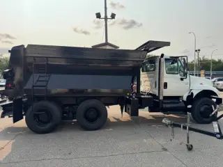2004 International WorkStar 7400
