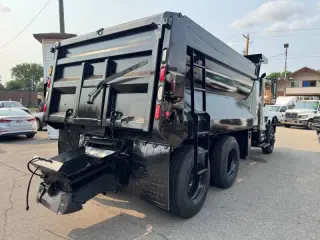 2004 International WorkStar 7400
