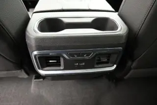 GMC Sierra 1500 2022 4x4 Denali 4p Camioneta de tripulación 5,8 pies de caja estándar