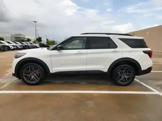 Ford Explorer 2025 AWD ST SUV de 4 puertas