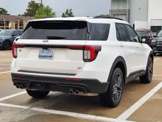 Ford Explorer 2025 AWD ST SUV de 4 puertas