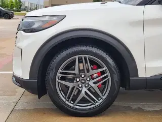 Ford Explorer 2025 AWD ST SUV de 4 puertas