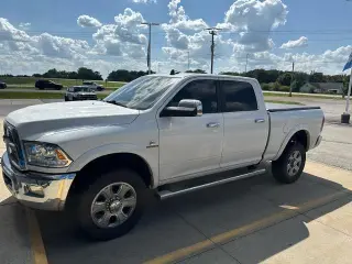 Ram 2500 2018 4x4 Laramie Cabina Tripdoor 6.3 ft SB (corta)